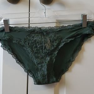 NWT Victoria's Secret Cheekini Panties